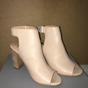 6.5 Cream Heels